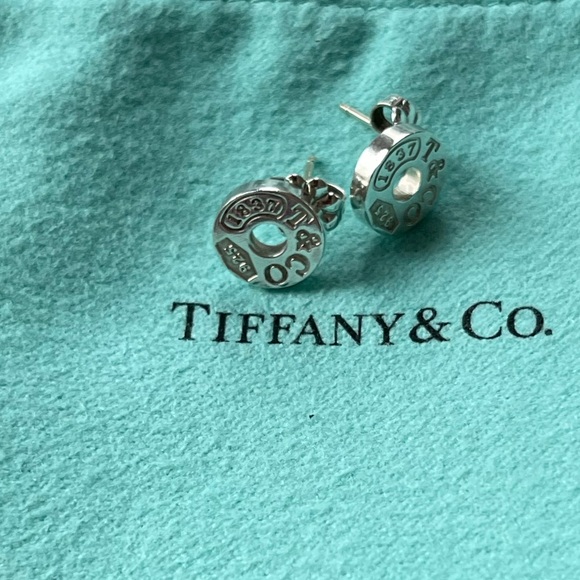 NON NEGOTIABLE 💯% AUTHENTIC TIFFANY 1837 ⭕️ CIRCLE EARRINGS - Picture 6 of 11